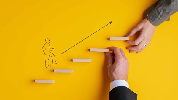 business-teamwork-cooperation-conceptual-image (1)